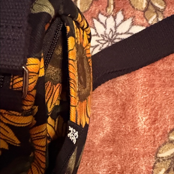 Lucy & Yak Sunflower Print Crossbody Bag - Picture 4 of 9